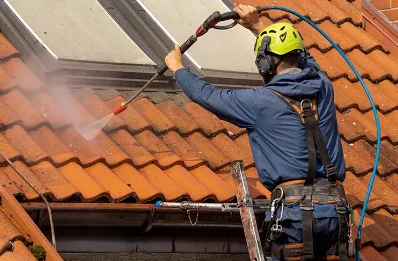 Démoussage et hydrofuge de toiture à Machault